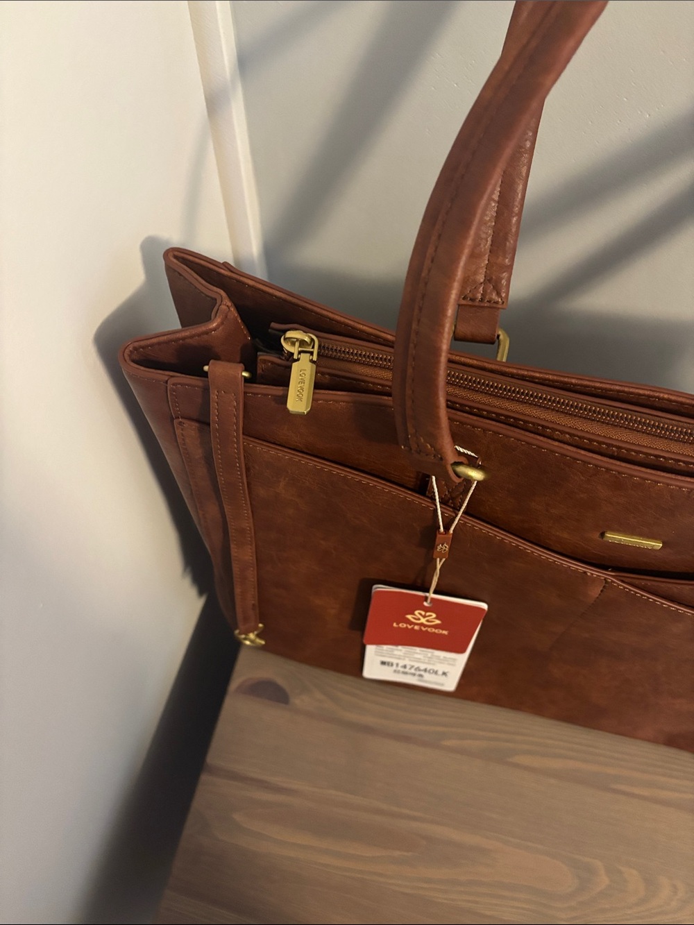 NWT Lovevook Women's Leather-Feel Tote in Chestnut Brown - Picture 3 of 10